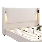 Struttura letto king size imbottita beige con testiera a tutta altezza, lampada da lettura e porta USB – 1 persona